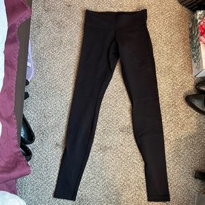 Lululemon wunder under, like new, size 4